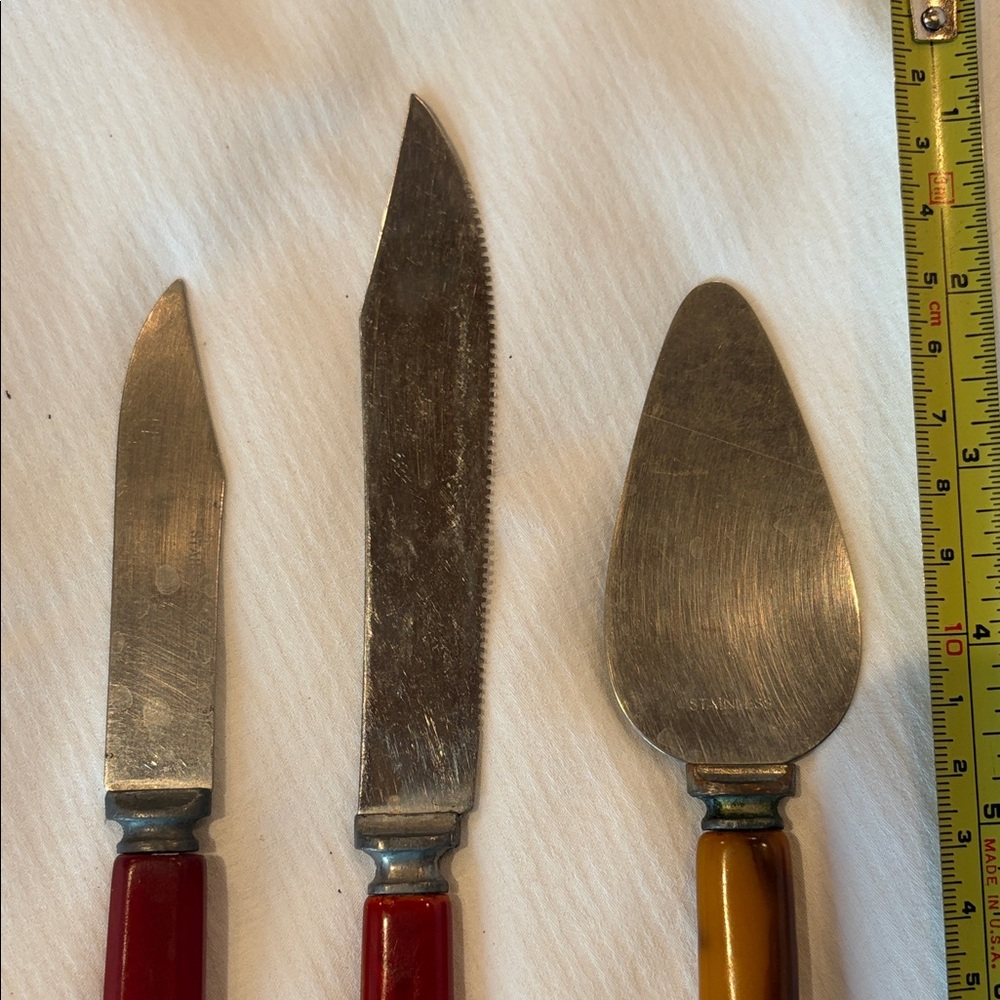 Vintage Bakelite Handle Cutlery Lot - 3 Pieces Red Brown Stainless - Picture 12 of 12